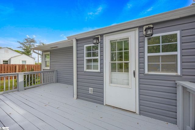 6 Pleasant Ridge Avenue, Greenville, SC 29605