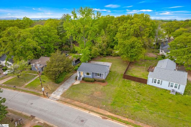 6 Pleasant Ridge Avenue, Greenville, SC 29605