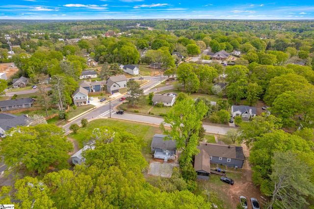 6 Pleasant Ridge Avenue, Greenville, SC 29605