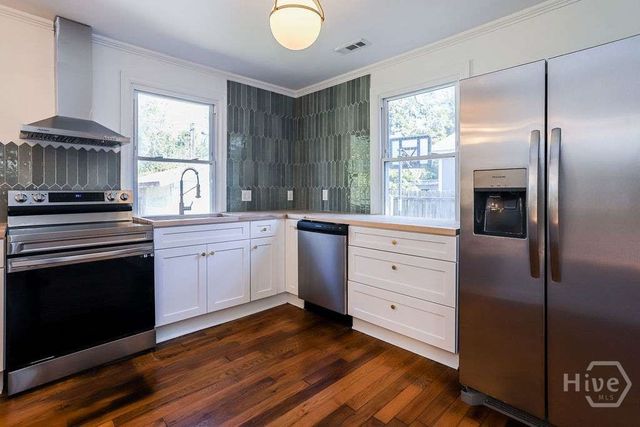 2016 Hawthorne Street, Savannah, GA 31404