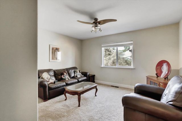 14316 Sun Forest Dr, Penn Valley, CA 95946