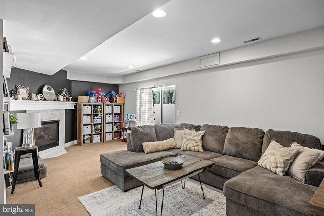 1202 GROVE AVE, West Deptford, NJ 08086