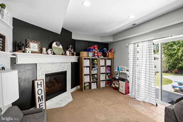 1202 GROVE AVE, West Deptford, NJ 08086