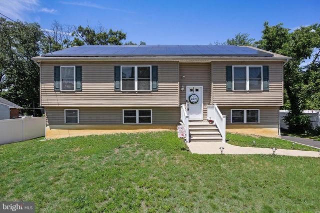 1202 GROVE AVE, West Deptford, NJ 08086