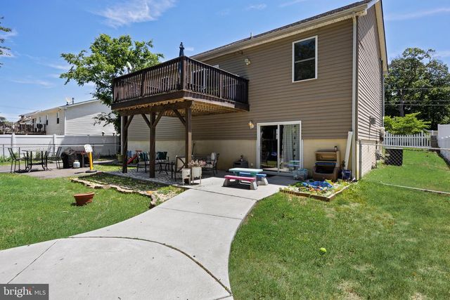 1202 GROVE AVE, West Deptford, NJ 08086