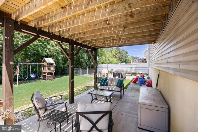1202 GROVE AVE, West Deptford, NJ 08086