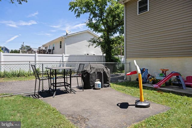 1202 GROVE AVE, West Deptford, NJ 08086
