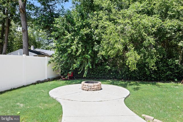 1202 GROVE AVE, West Deptford, NJ 08086