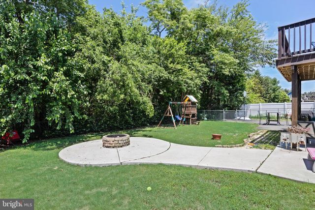 1202 GROVE AVE, West Deptford, NJ 08086