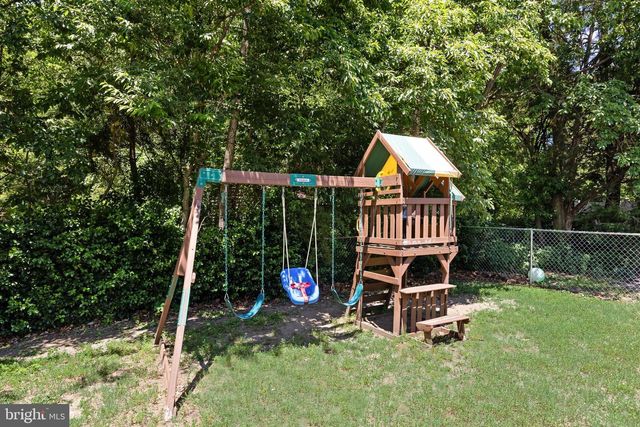 1202 GROVE AVE, West Deptford, NJ 08086