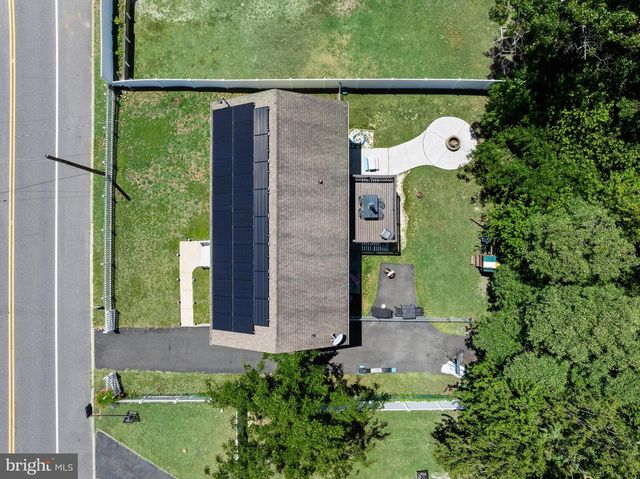 1202 GROVE AVE, West Deptford, NJ 08086