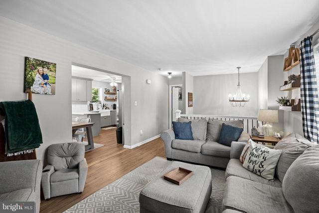 1202 GROVE AVE, West Deptford, NJ 08086