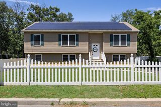 1202 GROVE AVE, West Deptford, NJ 08086