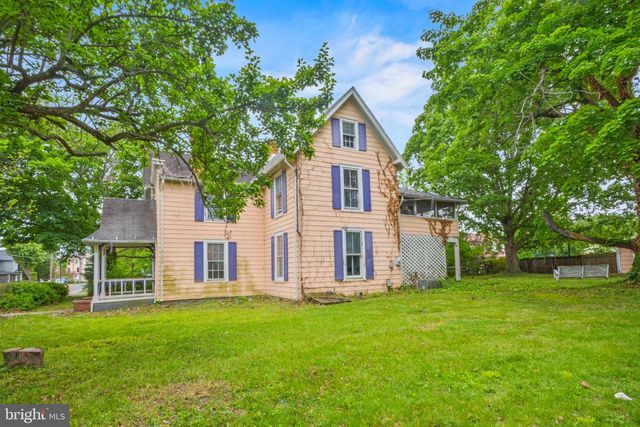 300 NORTH FRANKLIN, Remington, VA 22734