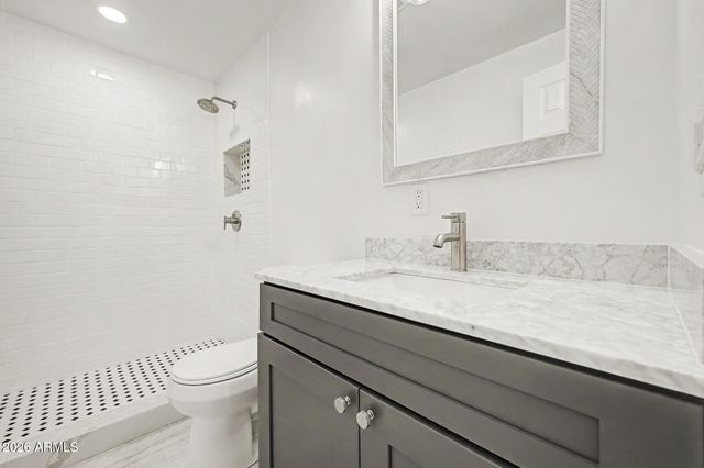 3435 W HOLLY Street, Phoenix, AZ 85009