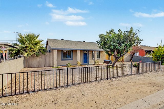 3435 W HOLLY Street, Phoenix, AZ 85009