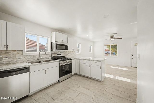 3435 W HOLLY Street, Phoenix, AZ 85009