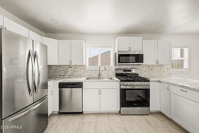 3435 W HOLLY Street, Phoenix, AZ 85009