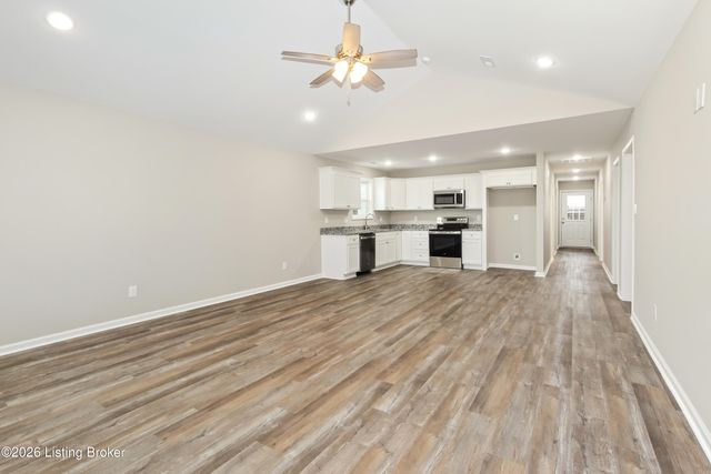 199 Charles Carr Dr, Harrodsburg, KY 40330