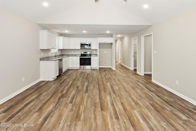 199 Charles Carr Dr, Harrodsburg, KY 40330