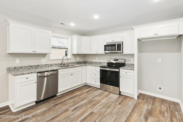 199 Charles Carr Dr, Harrodsburg, KY 40330