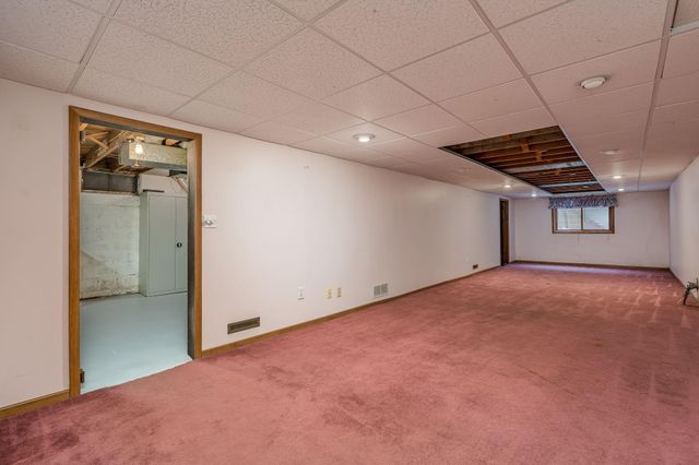 123 Knollcrest Drive, Mankato, MN 56001