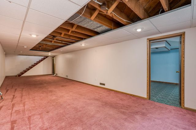 123 Knollcrest Drive, Mankato, MN 56001