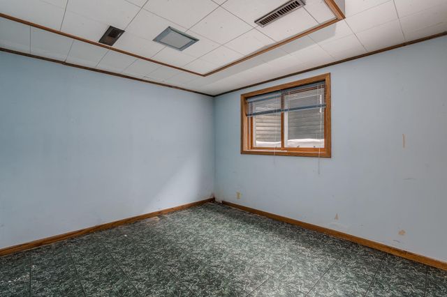 123 Knollcrest Drive, Mankato, MN 56001