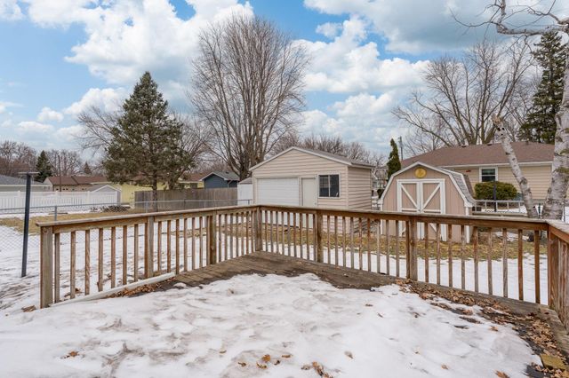 123 Knollcrest Drive, Mankato, MN 56001