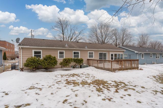 123 Knollcrest Drive, Mankato, MN 56001