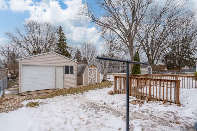 123 Knollcrest Drive, Mankato, MN 56001