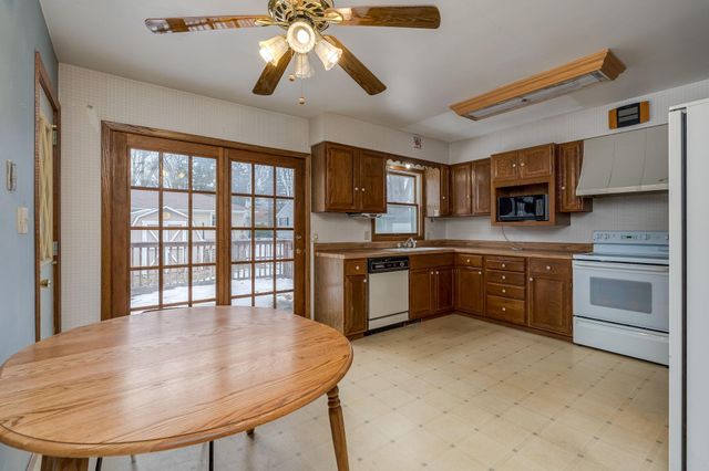 123 Knollcrest Drive, Mankato, MN 56001