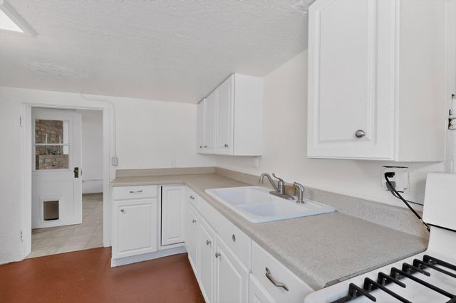 801 Amherst Drive NE, Albuquerque, NM 87106