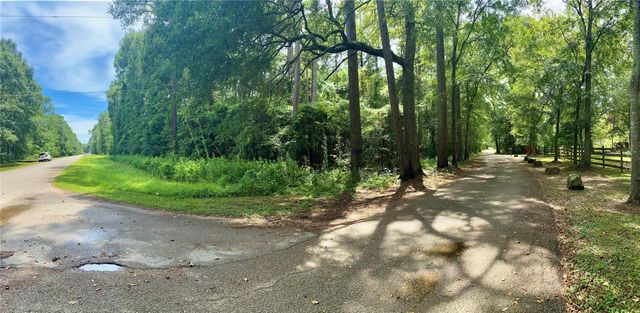 15104 Forest Lane, Conroe, TX 77306