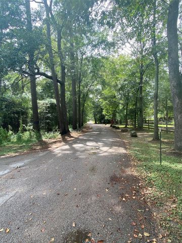 15104 Forest Lane, Conroe, TX 77306