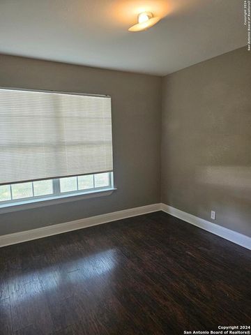 303 PILGRIM DR, San Antonio, TX 78213