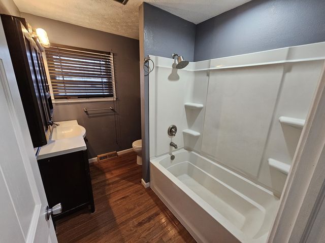 111 W Hickory Street, Bluford, IL 62814