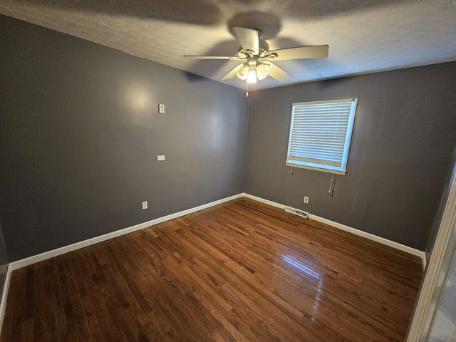 111 W Hickory Street, Bluford, IL 62814