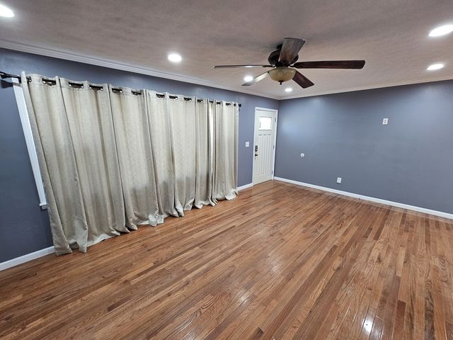 111 W Hickory Street, Bluford, IL 62814