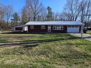 111 W Hickory Street, Bluford, IL 62814