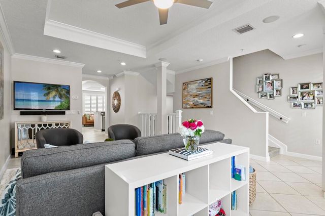 2305 Amalfi Way, Palm Beach Gardens, FL 33410