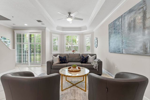 2305 Amalfi Way, Palm Beach Gardens, FL 33410