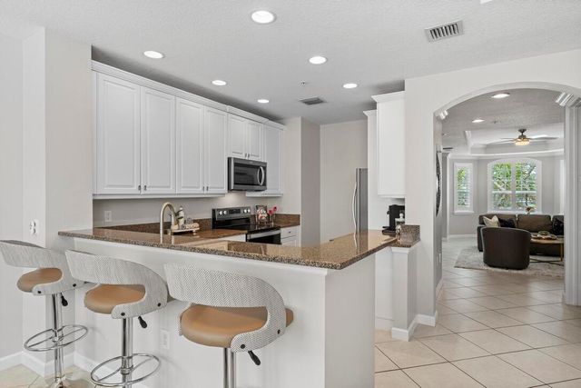 2305 Amalfi Way, Palm Beach Gardens, FL 33410