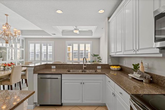 2305 Amalfi Way, Palm Beach Gardens, FL 33410