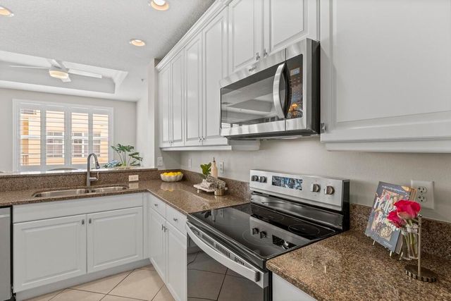 2305 Amalfi Way, Palm Beach Gardens, FL 33410