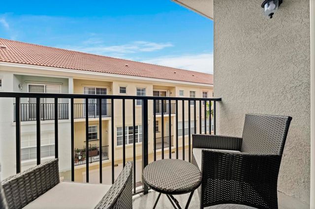 2305 Amalfi Way, Palm Beach Gardens, FL 33410