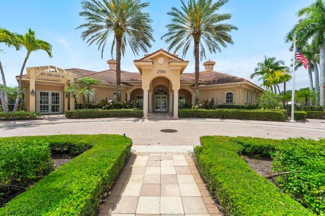 2305 Amalfi Way, Palm Beach Gardens, FL 33410
