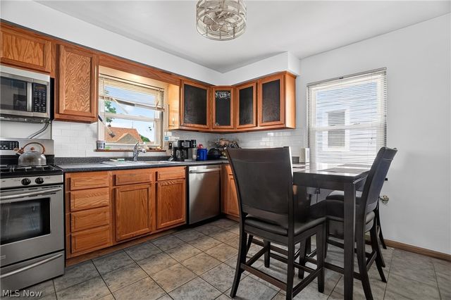 2701 Tuxedo Avenue, Parma, OH 44134