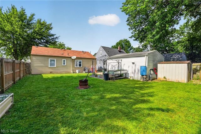 2701 Tuxedo Avenue, Parma, OH 44134