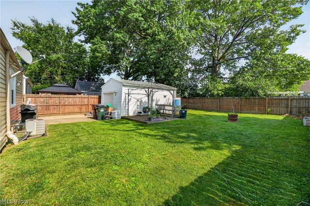 2701 Tuxedo Avenue, Parma, OH 44134